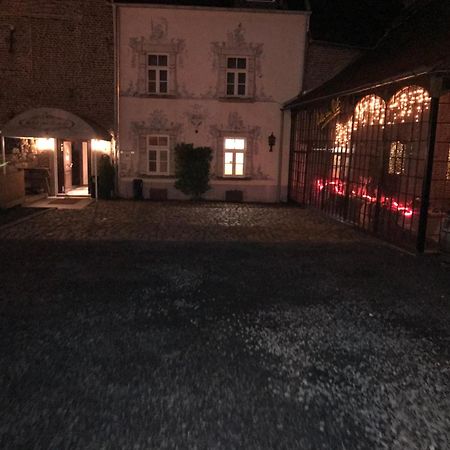 Hotel Zur Bruecke ヘルツォーゲンラート エクステリア 写真