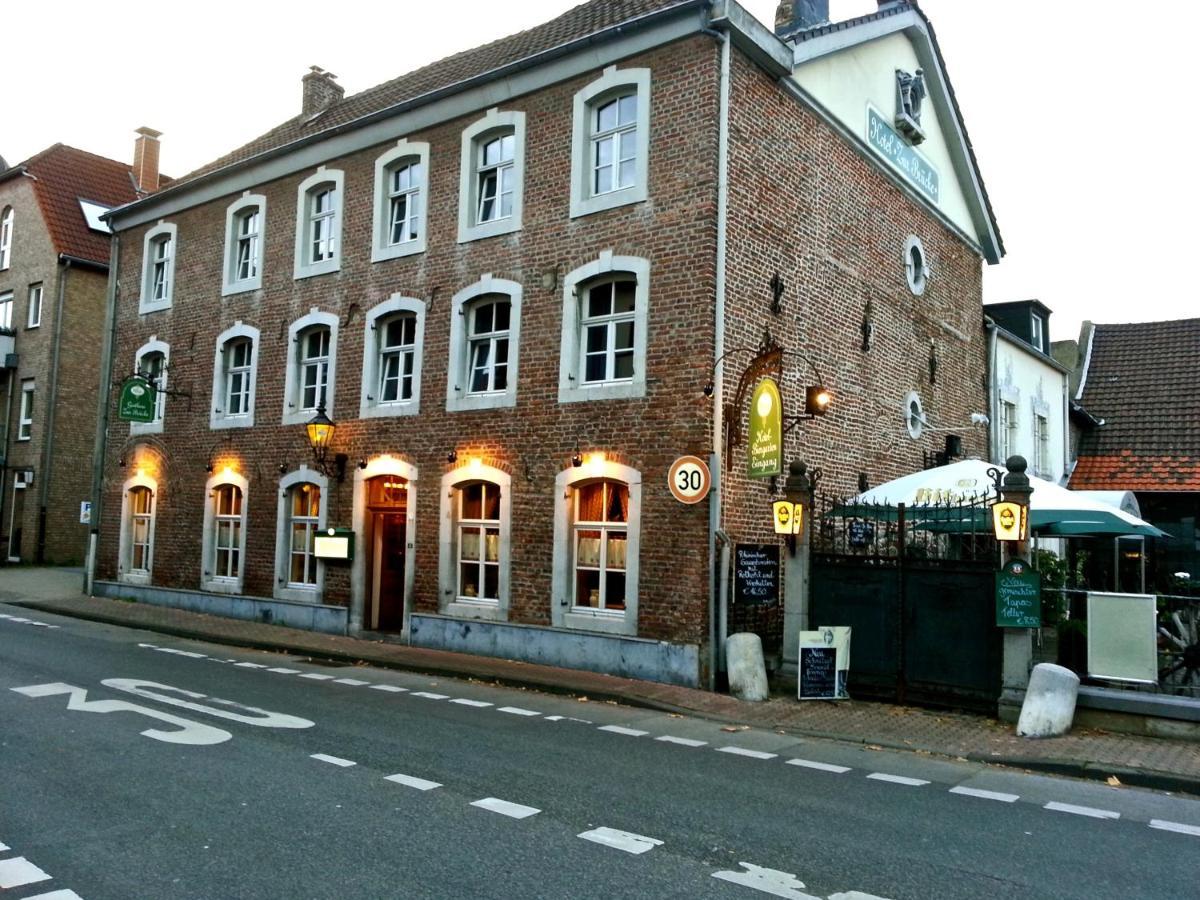 Hotel Zur Bruecke ヘルツォーゲンラート エクステリア 写真