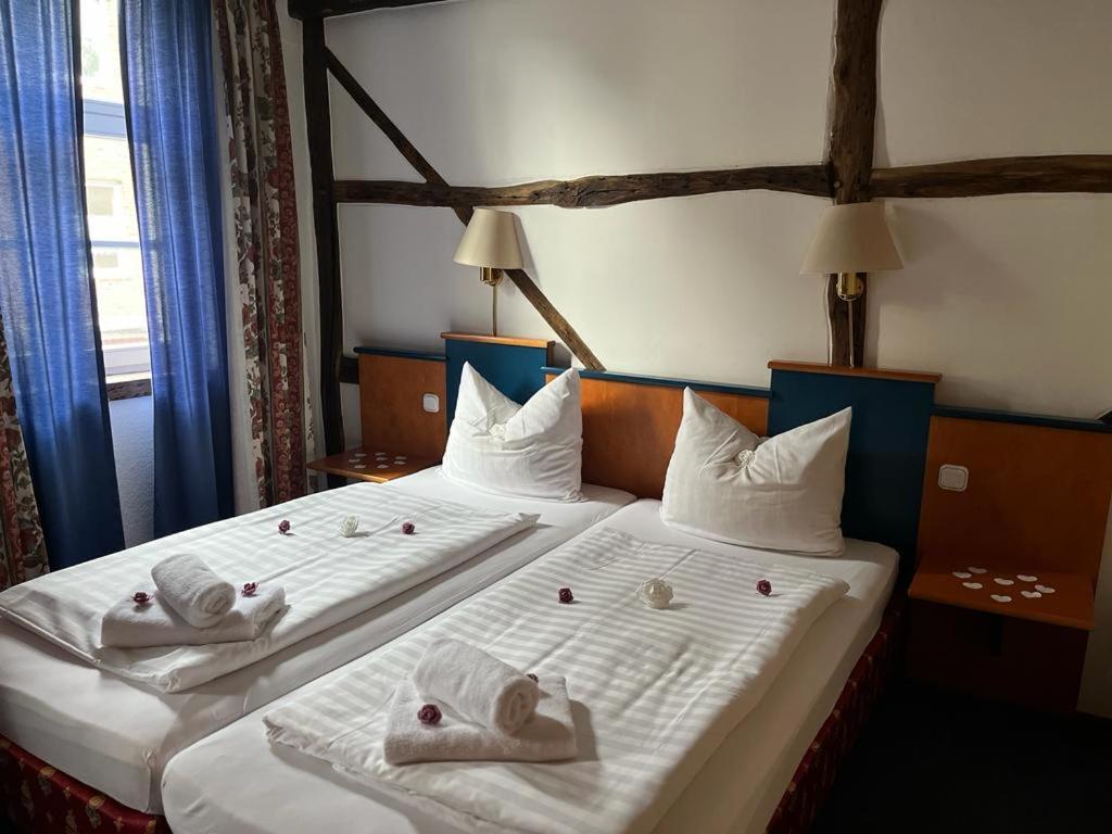 Hotel Zur Bruecke ヘルツォーゲンラート エクステリア 写真